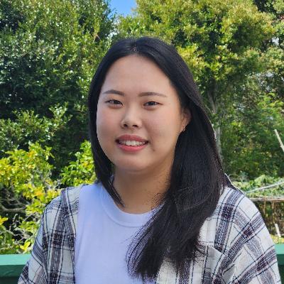 Profile Photo of Julia